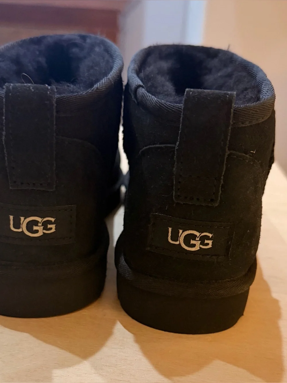 UGG Classic Ultra Mini Boots Black Women’s Size 8 New Never Worn